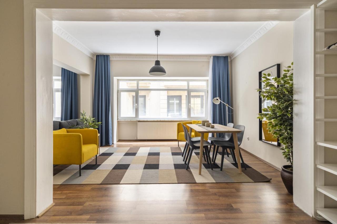 Modern Flat Near Popular Attractions In Beyoglu Appartamento