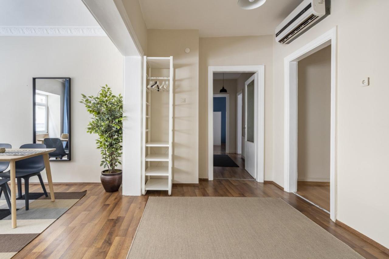 Modern Flat Near Popular Attractions In Beyoglu Appartamento